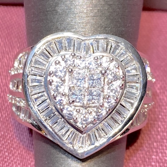 Bella Luce White Diamond Simulant Heart Ring - Picture 4 of 13